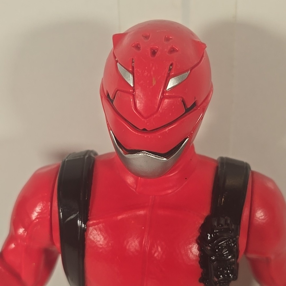 Power Ranger Beast Morphers Figure 9.5-inch Scale Red Ranger Action Figure Toy - Picture 2 of 7